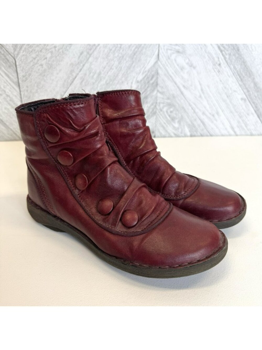 Miz Mooz Pumpkin Button Ankle Boots Red Leather Womens Size 37 US 7 Side Zip